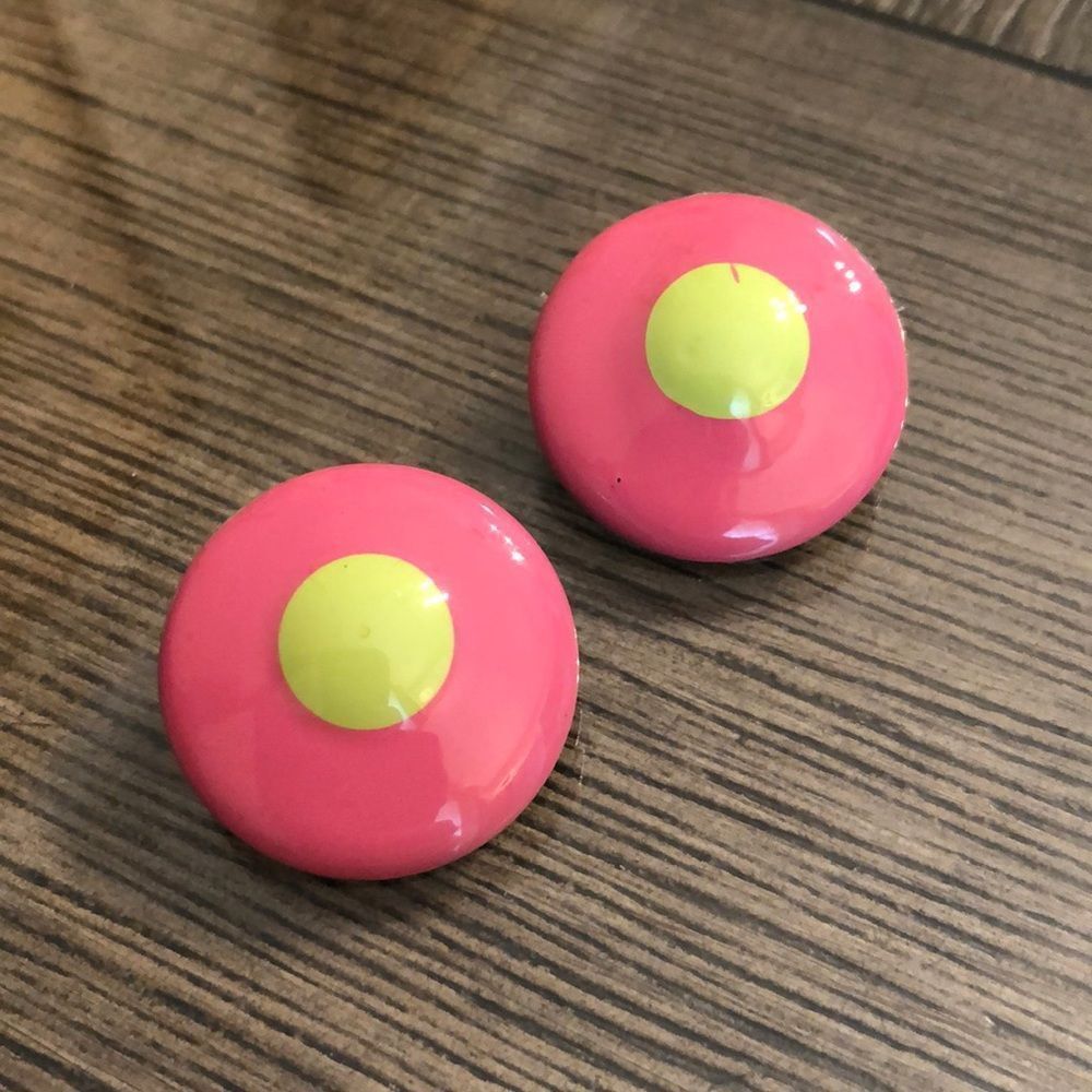 Vintage Circle - Button Earrings Pink with Green Dot